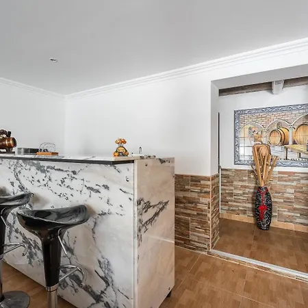Fantastic In Bustelo Apartman